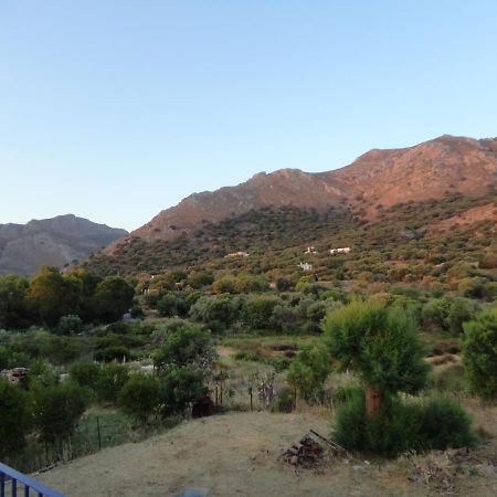 Pavlos Rooms Livadia  Luaran gambar