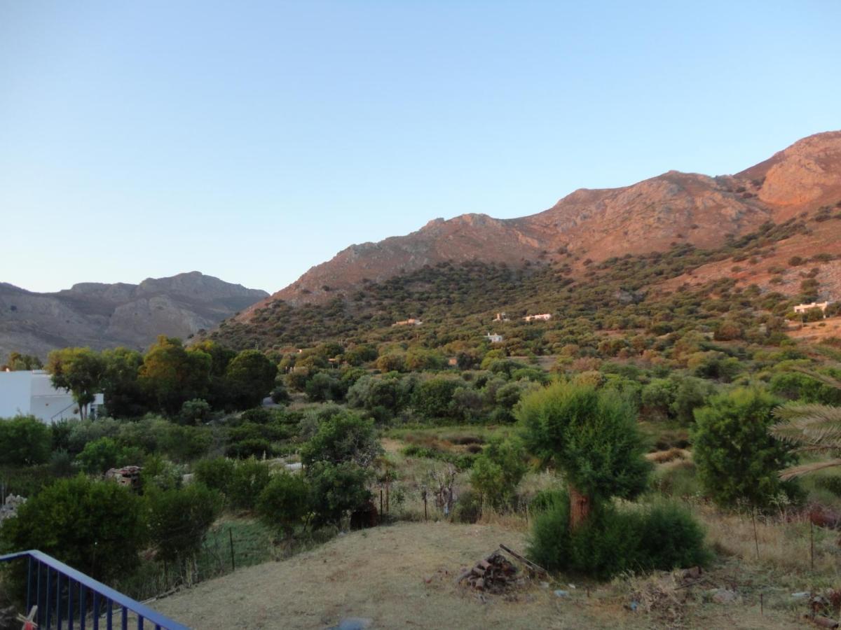 Pavlos Rooms Livadia  Luaran gambar